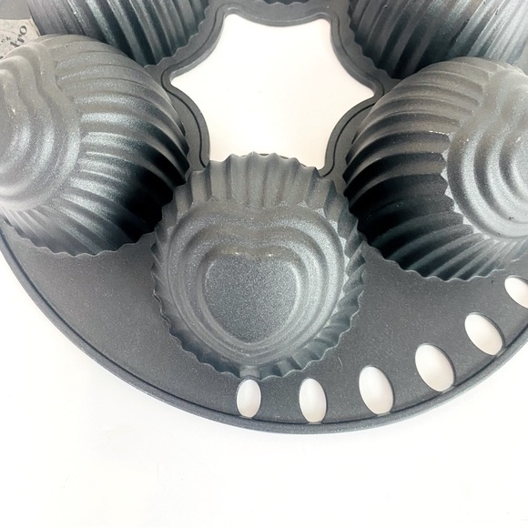 Wolfgang Puck Nonstick 6 Cavity Muffin Cupcake Treat Baking Pan - Picture 2 of 4